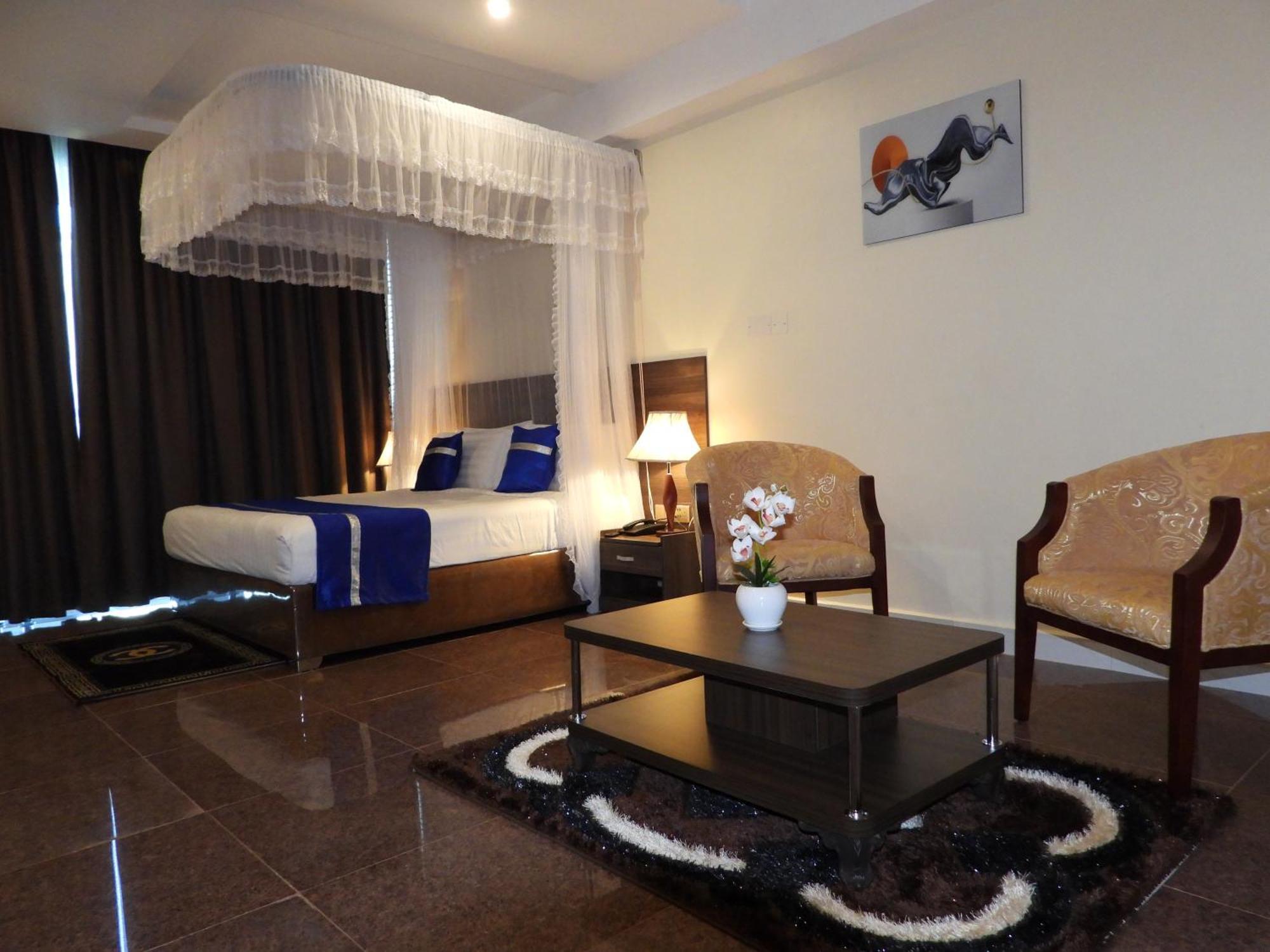 Koki Hotel Kampala Exterior foto