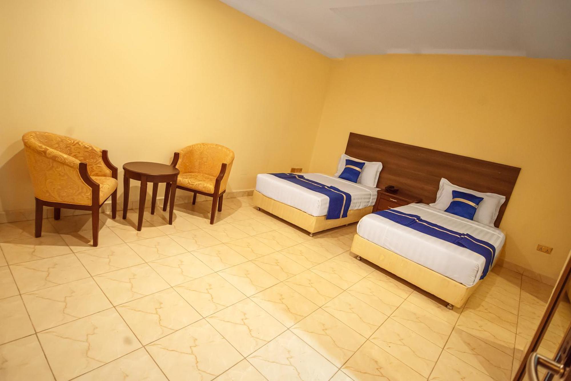 Koki Hotel Kampala Habitación foto
